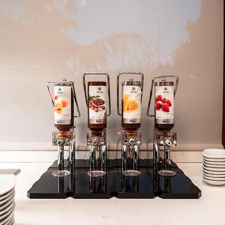 Hotel Oxford Mamaia Ngoại thất bức ảnh