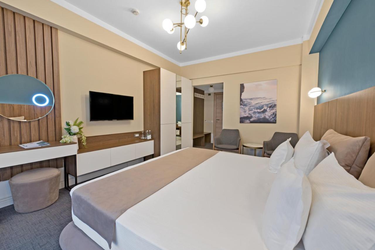 Hotel Oxford Mamaia Ngoại thất bức ảnh