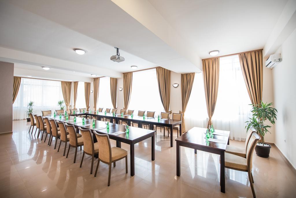 Hotel Oxford Mamaia Ngoại thất bức ảnh