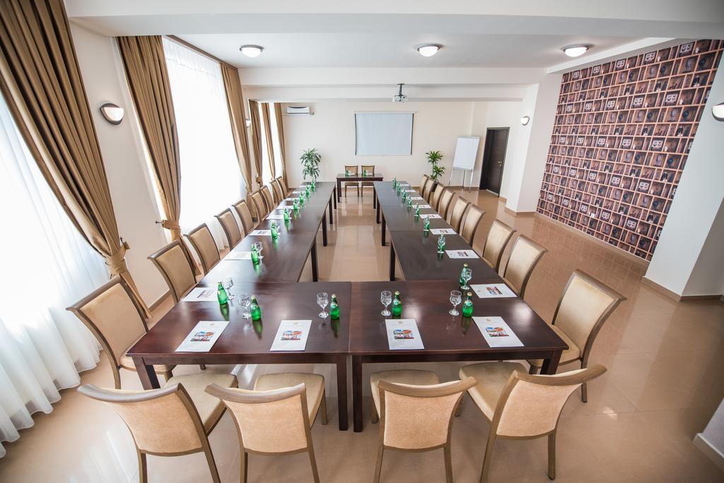 Hotel Oxford Mamaia Ngoại thất bức ảnh
