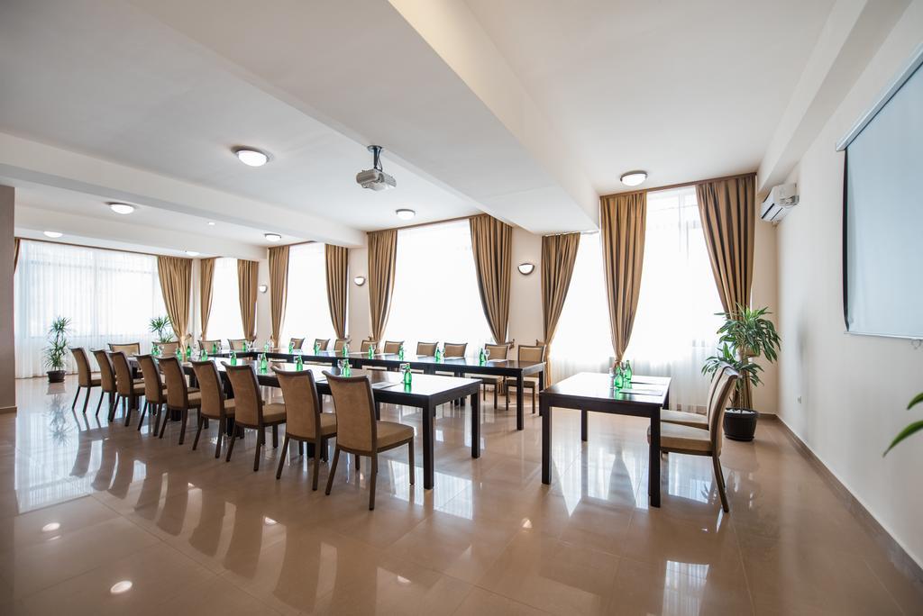 Hotel Oxford Mamaia Ngoại thất bức ảnh